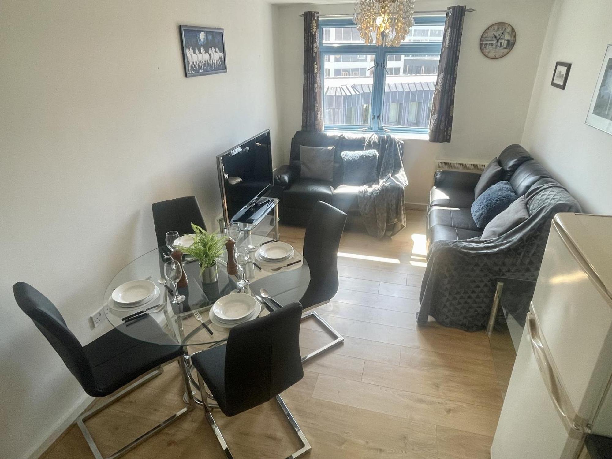 Hk Life Serviced Apartment , City Centre 史云顿 外观 照片